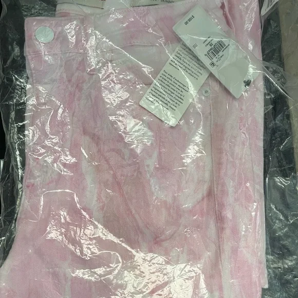 Guess 1981 Skinny pink white wash jeans. Brand New - Never worn -  in plastic - Picture 3 of 8